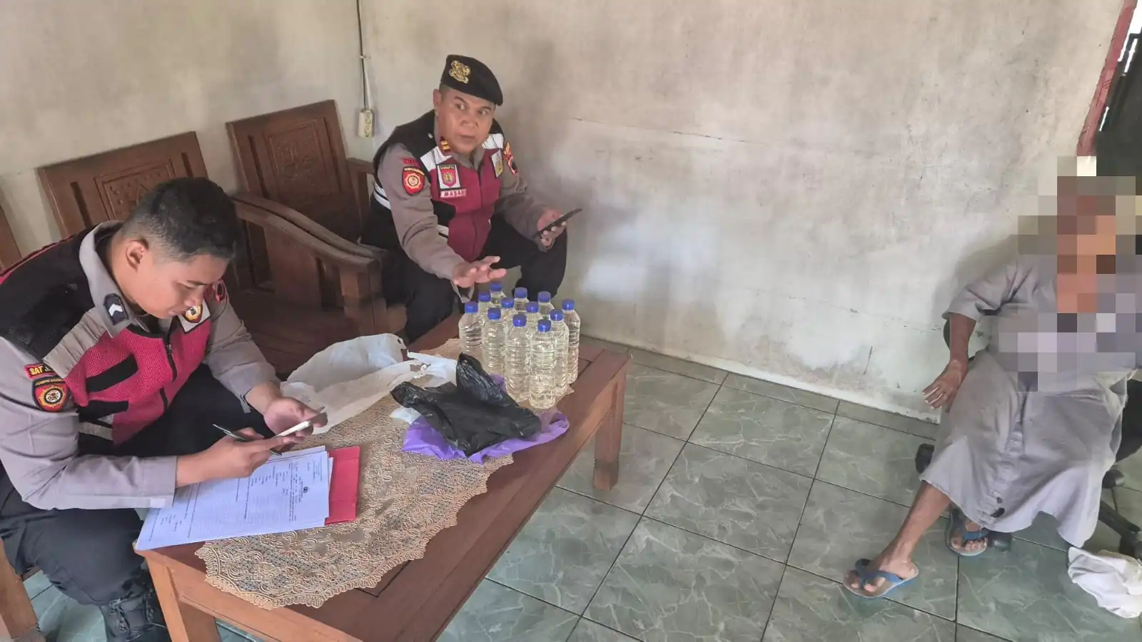 Razia Miras, Sat Samapta Polres Jepara Amankan Ratusan Botol