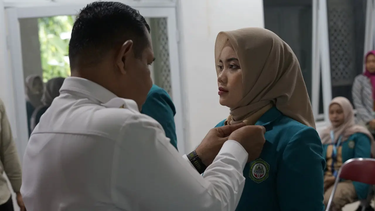 BNN Provinsi Jawa Tengah dan STIKES Kesdam IV/Diponegoro Lepas Mahasiswa KKN Tematik Bersinar di Kelurahan Rejosari