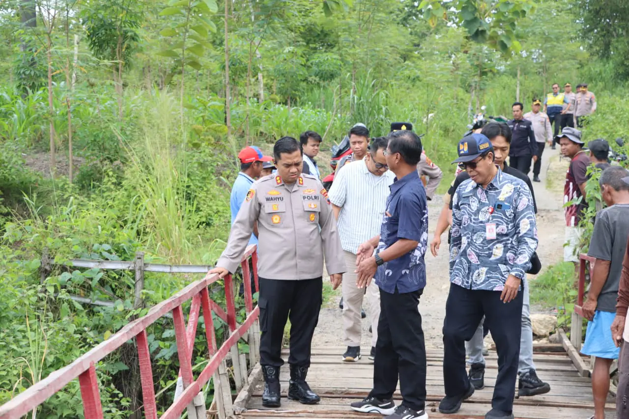 Tindak Lanjuti Instruksi Kapolri, Kapolres Wonogiri Cek Dua Jembatan Rusak di Wonogiri Untuk Diperbaiki
