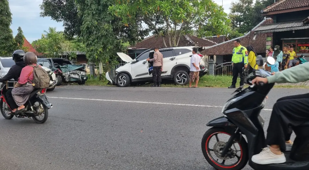 Lantas Polres Wonogiri Tangani Cepat Laka Lantas di Ngadirojo, Dua Orang Alami Luka Ringan