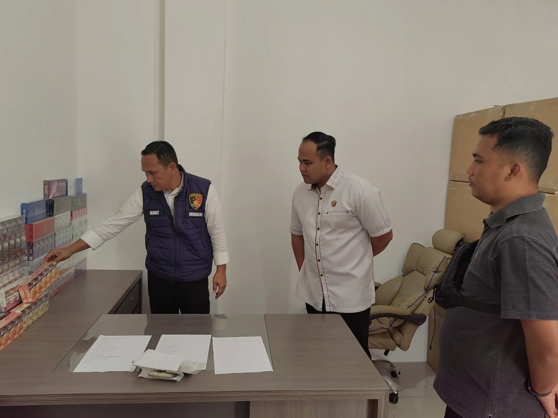 Polda Babel Tetapkan Tersangka Pemilik Truk Berisi Jutaan Batang Rokok Ilegal Di Belitung